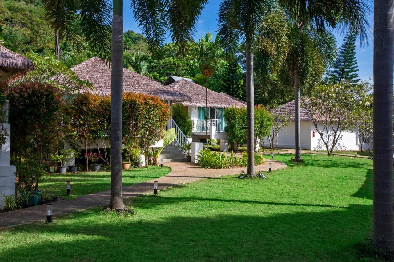 Daydream Villa Resort Phuket Exterior photo
